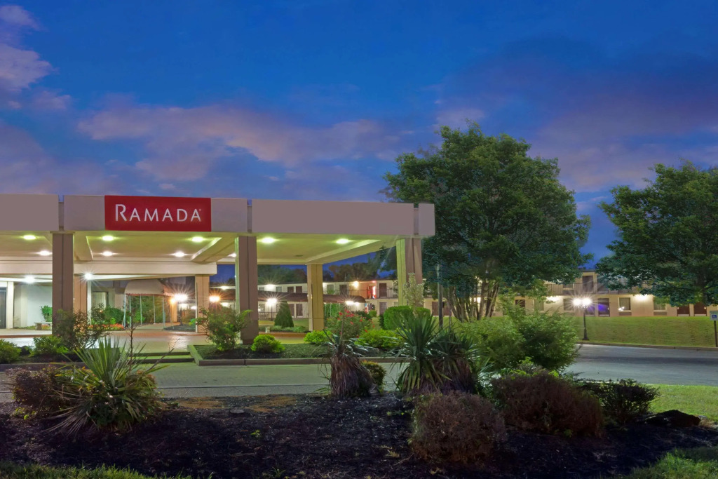 Ramada Louisville Downtown North