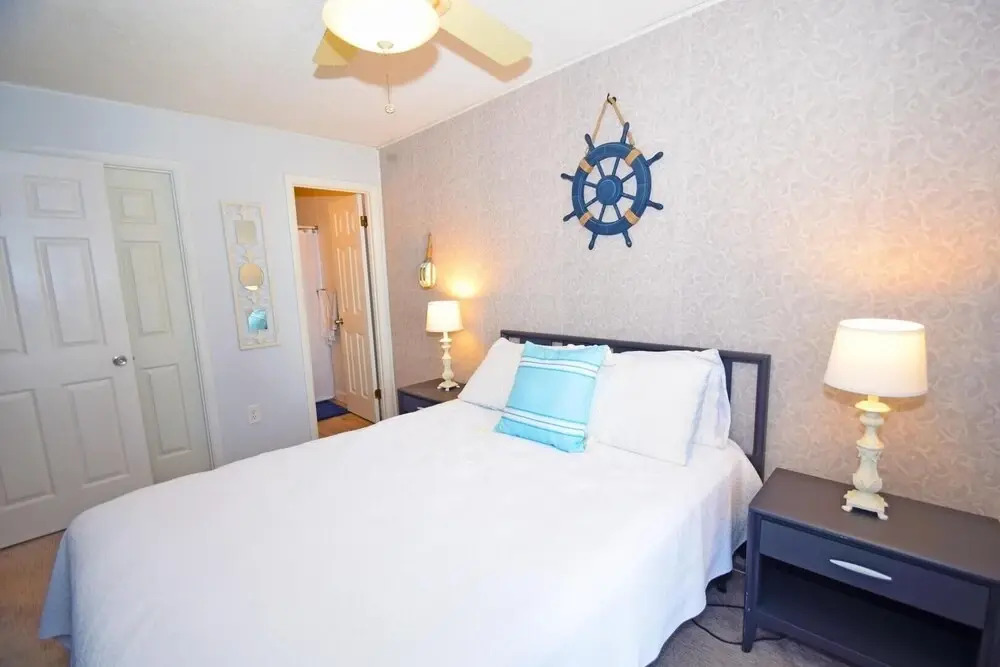 Bay Vista 102 2 Bedroom Condo by RedAwning