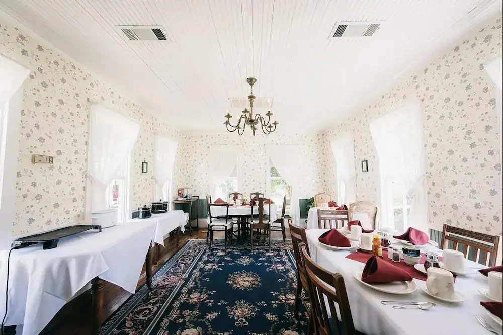 The Inn At Salado