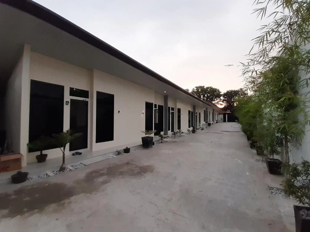 OYO 504 Casa Mia Hotel Suites Residence