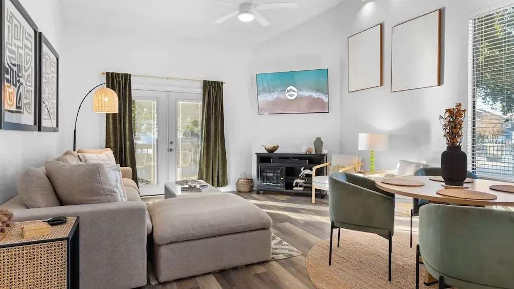 Spacious Family-friendly Retreat Beach Walkable