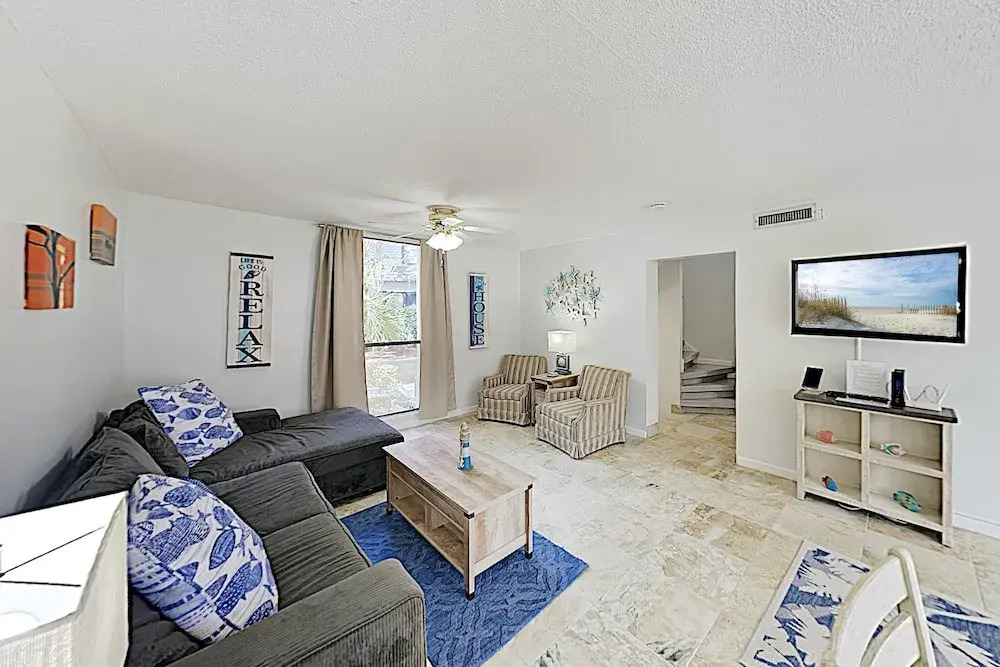 New Listing! Stylish Condo: 2 Pools & Beach Cabana Condo
