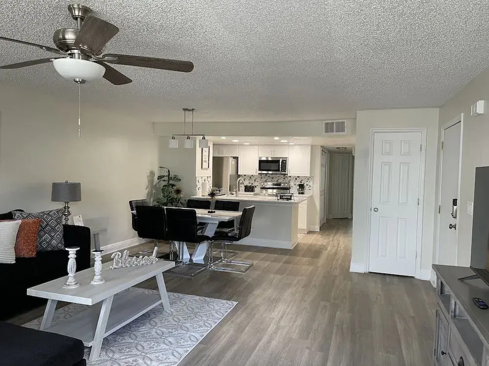 Modern Luxury Apartment Close Disney
