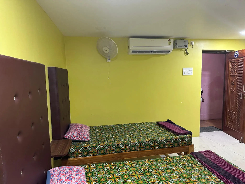 Anandha Lodge