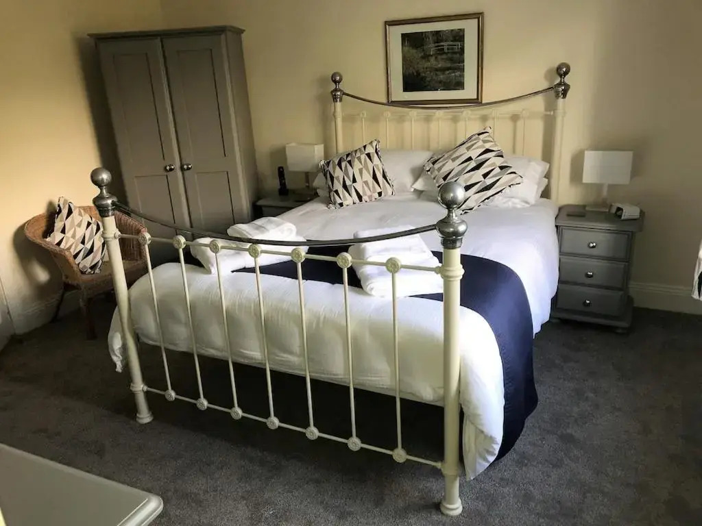 4 Beds/3 Baths, Fab Open Plan Living, Parking, Beach 1 mile, Child/Dog Friendly
