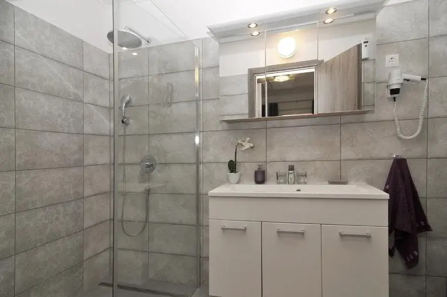 Silver Beach Apartments