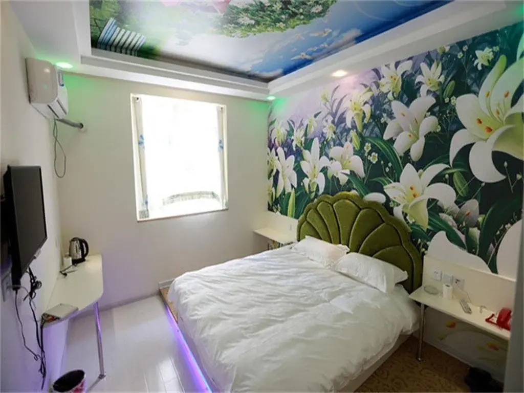 Suzhou Winnie 77 Theme Hotel