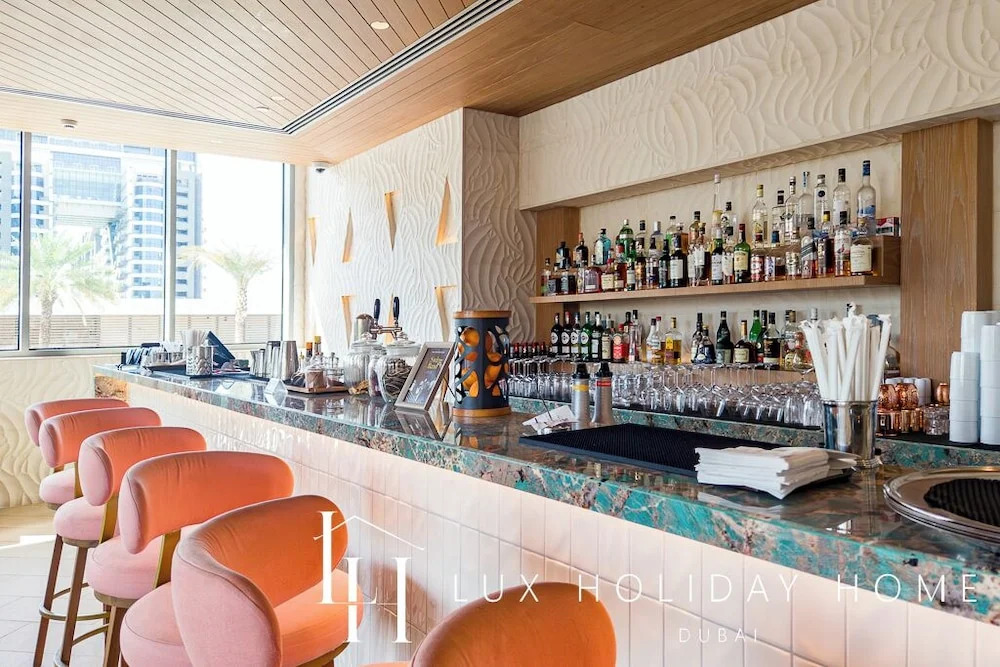 LUX Iconic Views at Palm Tower Suite 2