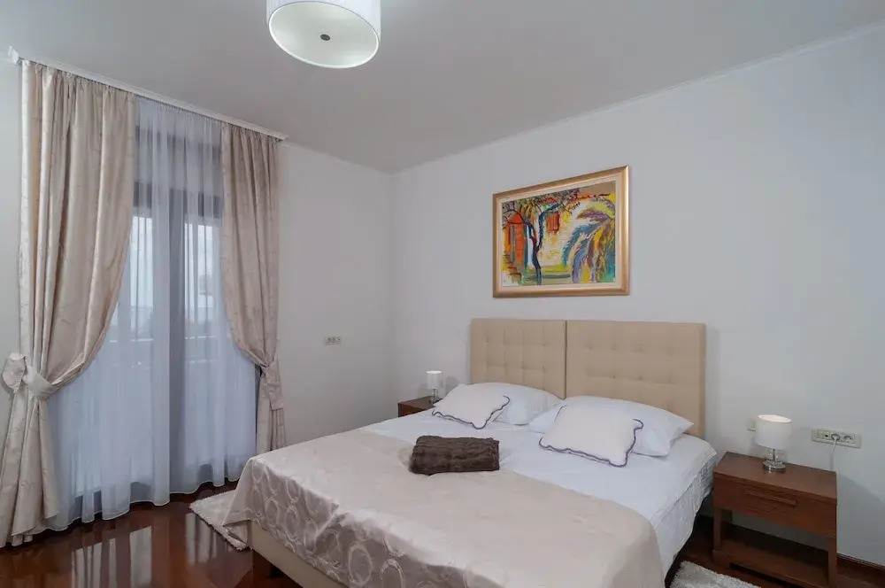 Luxury Rooms Near the Beach
