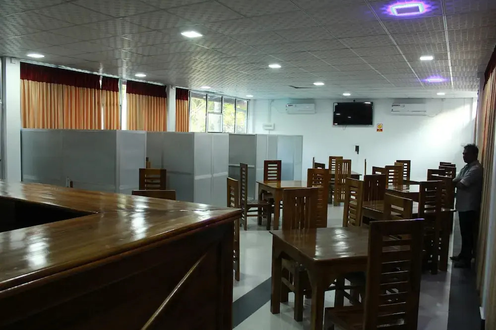 Ananthi HOTELS