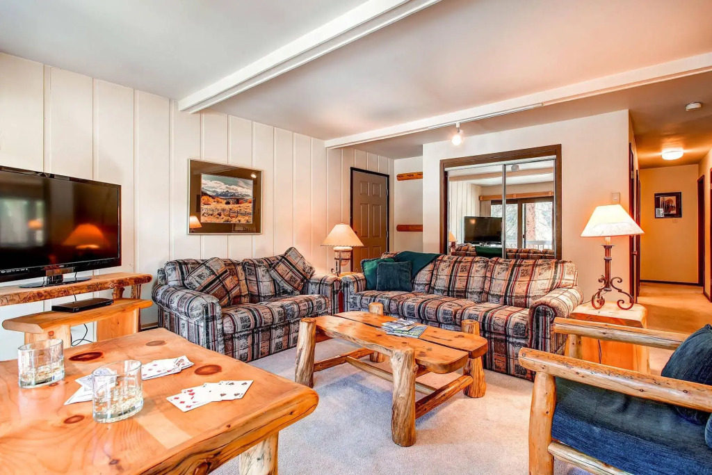 Tannenbaum Condominiums by Ski Country Resorts