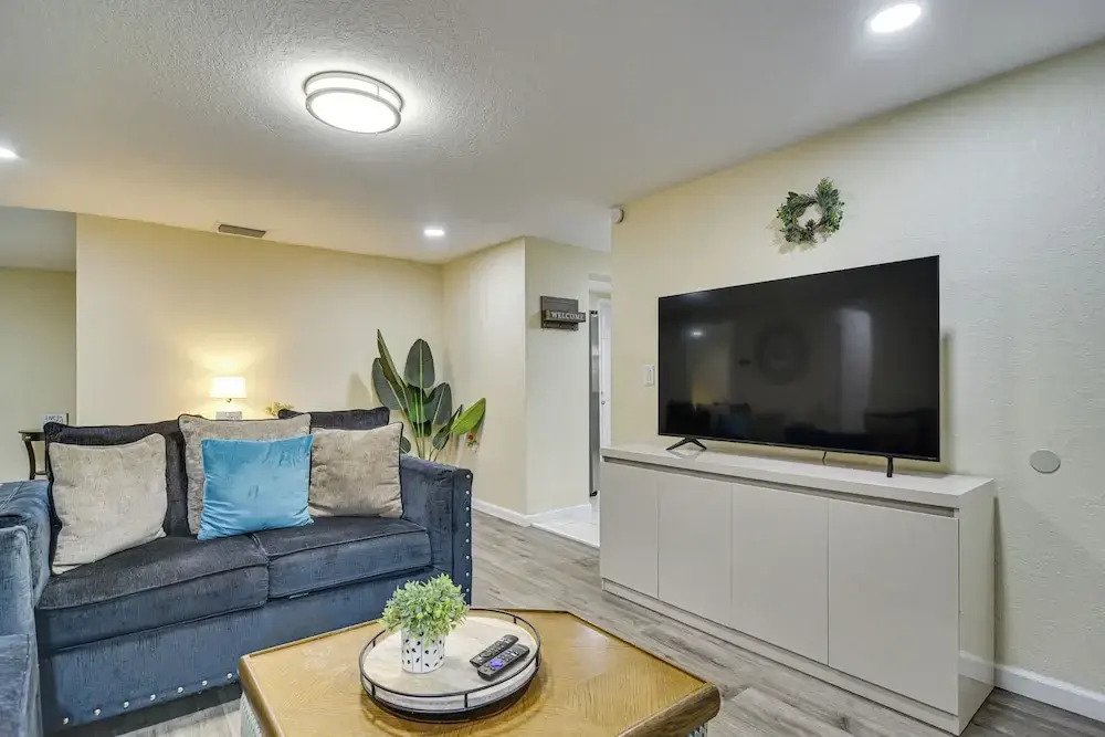 Tropical Tampa Home: Pets Welcome!