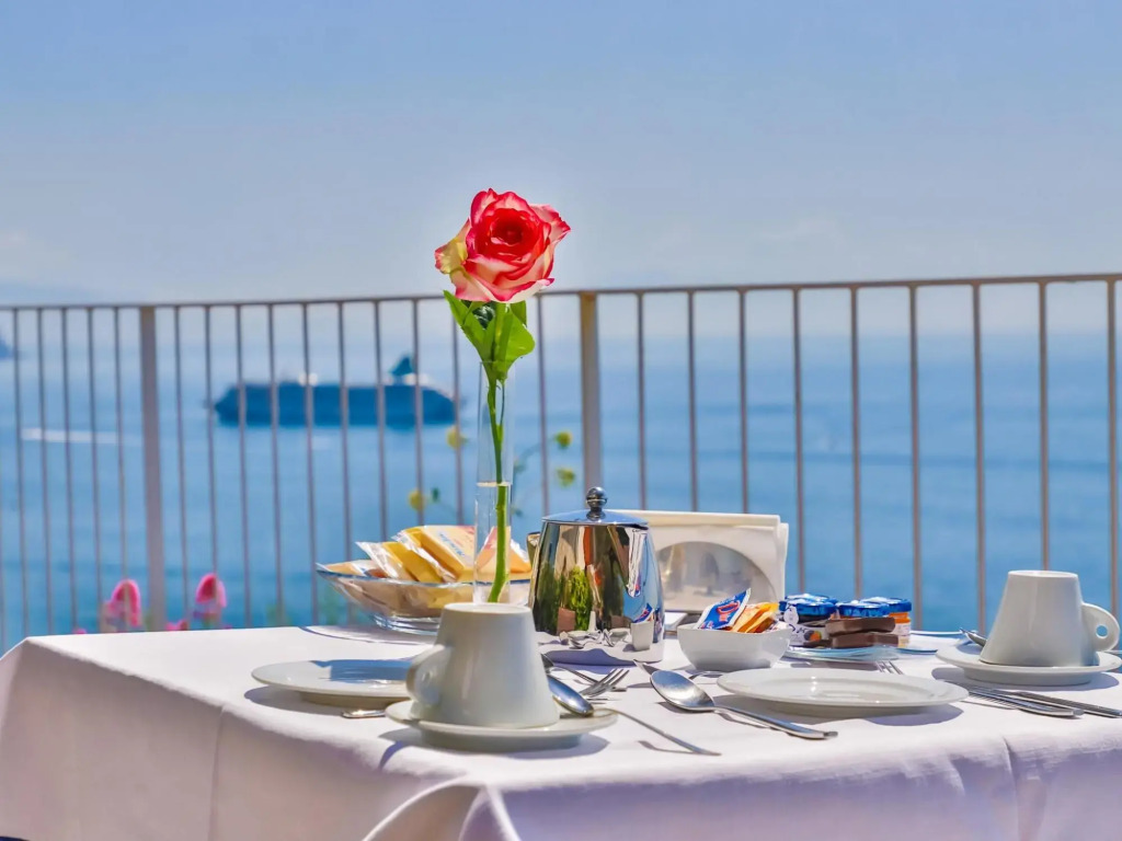 Luxury room with sea view in Amalfi ID 3931