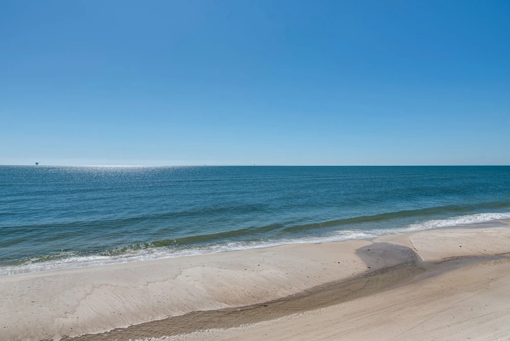 Marisol - Pet Friendly And Gulf Front! Enjoy The Large Deck With Amazing Views! 3 Bedroom Home by RedAwning