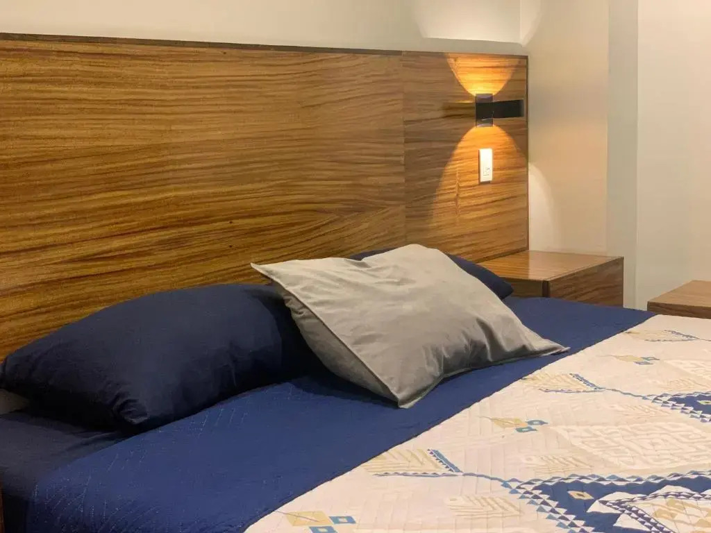 BERTHEL SUITES