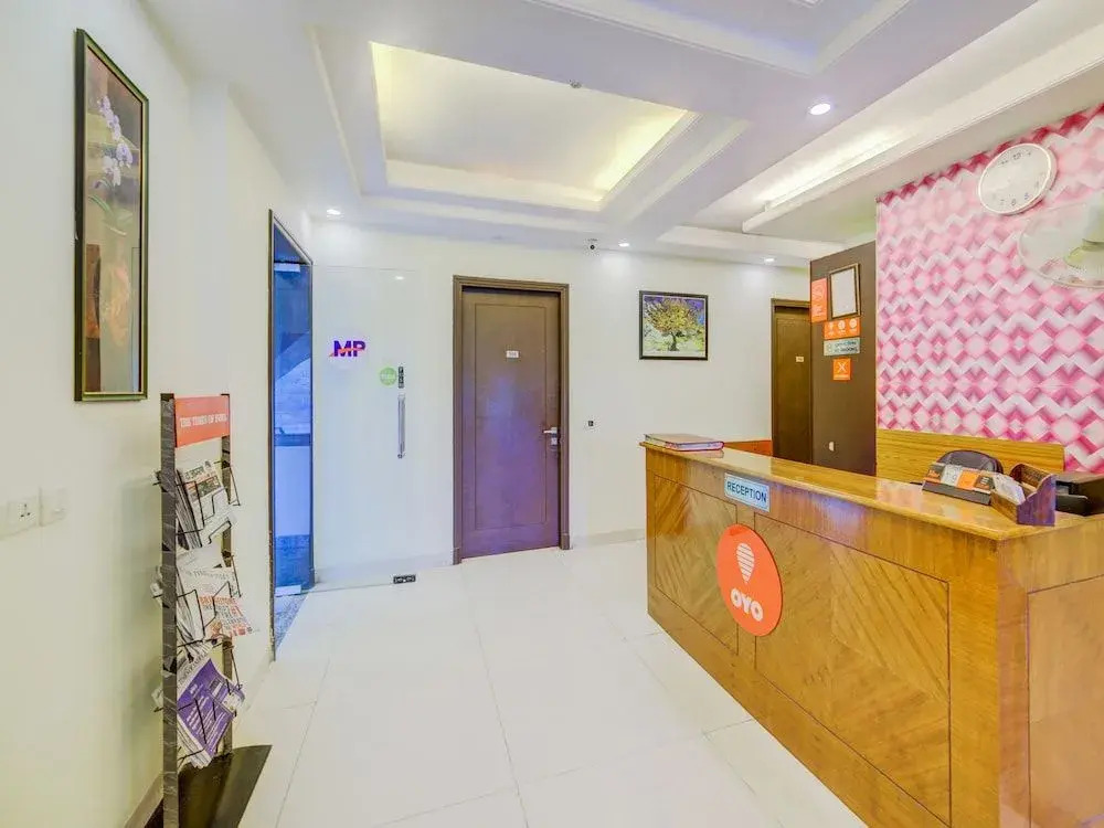 OYO 9553 Hotel Kings Plaza