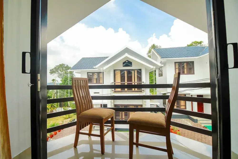 OYO 25109 Pooppas Villas