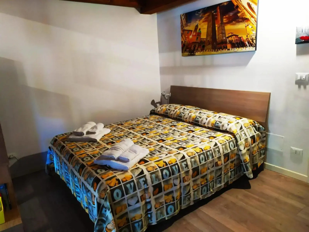 bolognaholidayhome APPARTAMENTO SIGNORINI giardino e posto auto