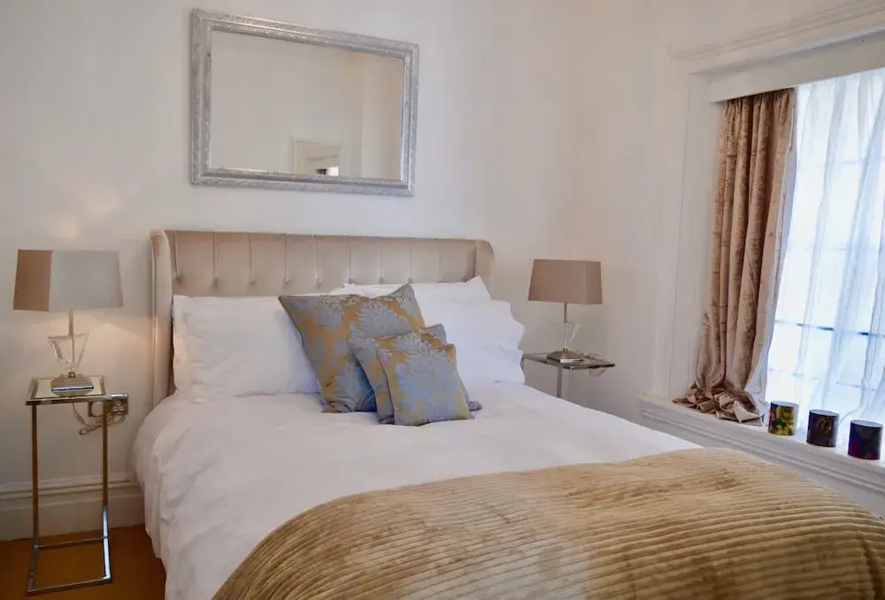2 Bedroom Apartment With Parking