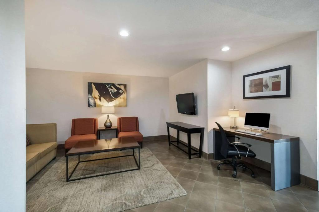 Quality Inn & Suites Garland - East Dallas