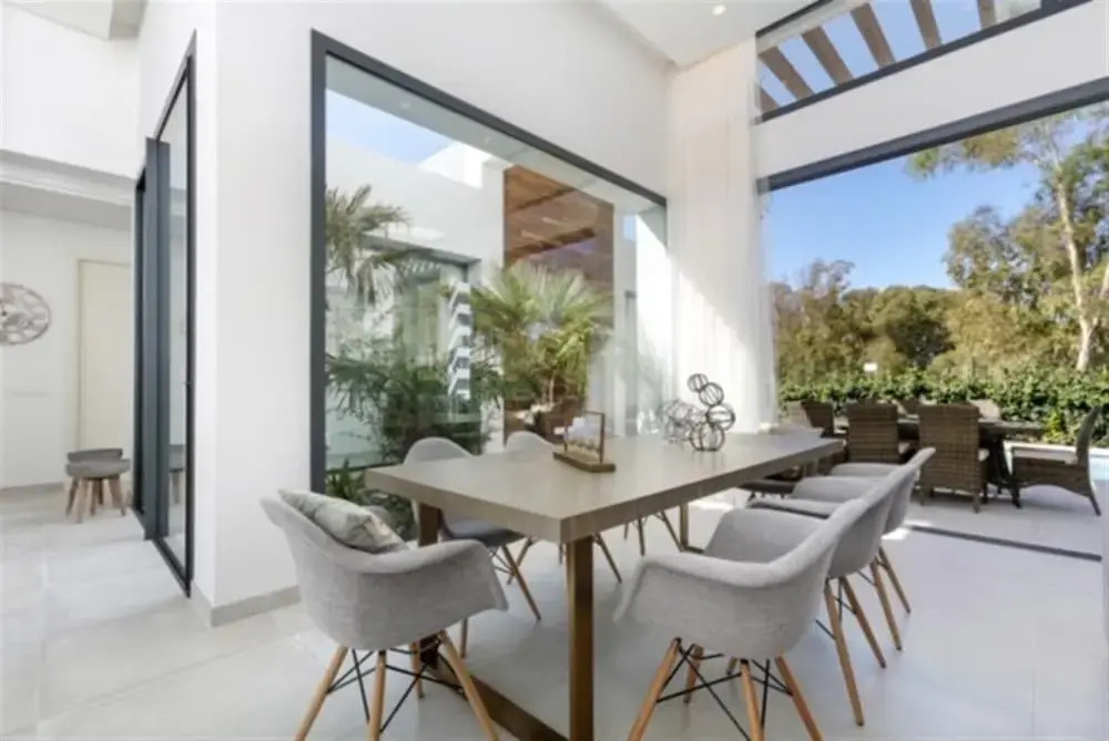 Stunning Detached Villa With Pool