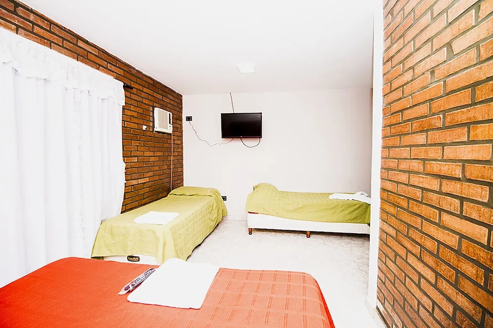 Madre America Hotel & Hostel