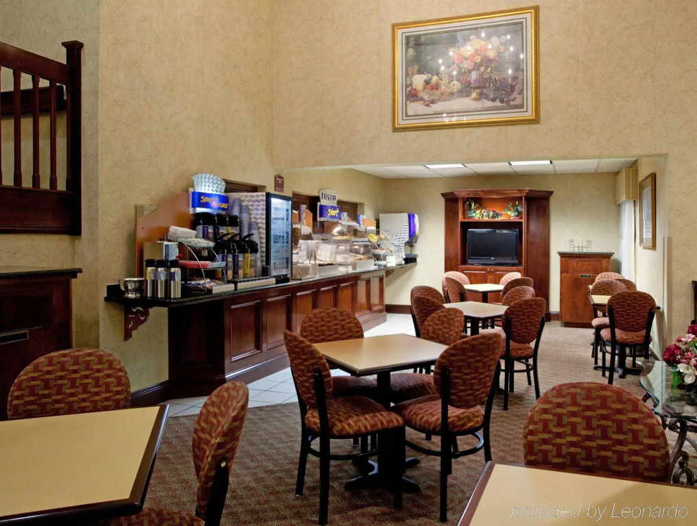 Holiday Inn Express Hotel & Suites Lexington-Hwy 378