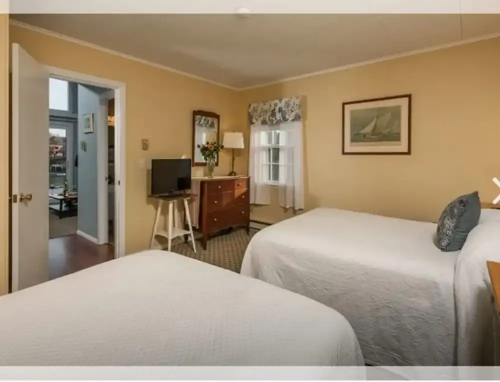 Dockside Guest Quarters