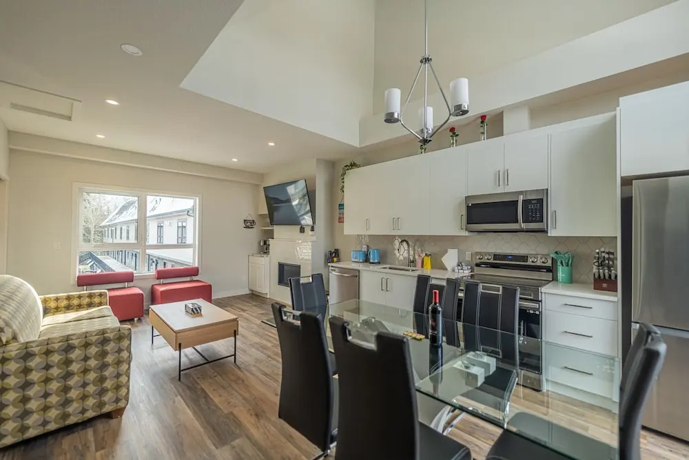 Skyline-Townhouse Combo-AC-Pool-Hot Tub