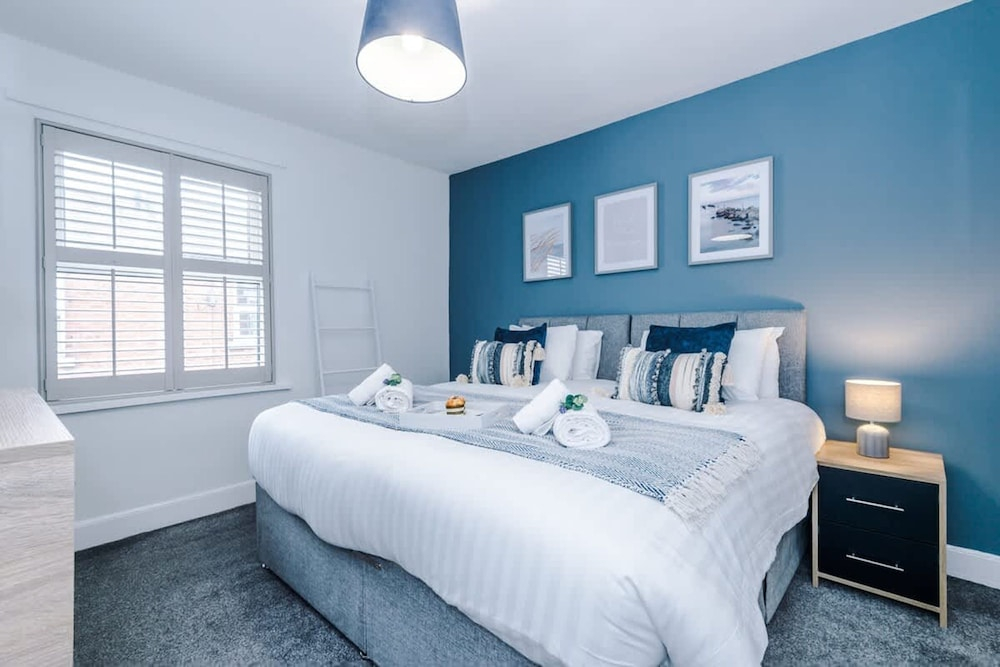NEW Stylish Home City Centre Location Sleeps 6