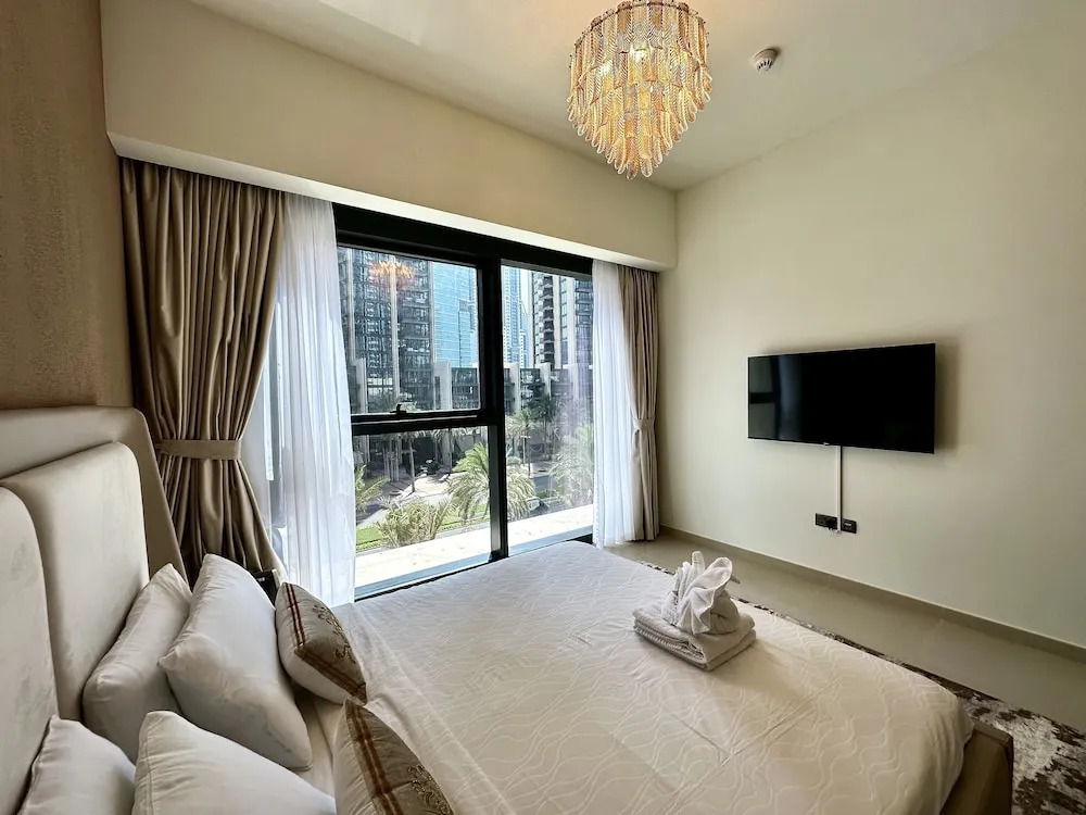 LuxBnB Dubai Opera Act-1 Boulevard Views
