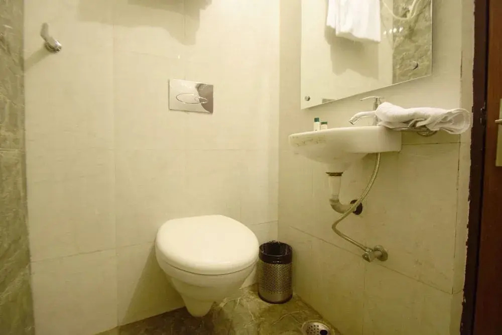OYO 23358 Hotel Royal Inn