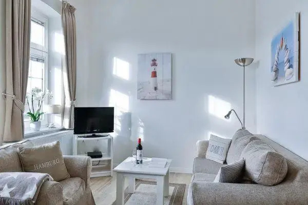 App-6-mit-Suedbalkon-in-strandnaher-Lage-Baederstil-Villa-in-Wenningstedt-Sylt