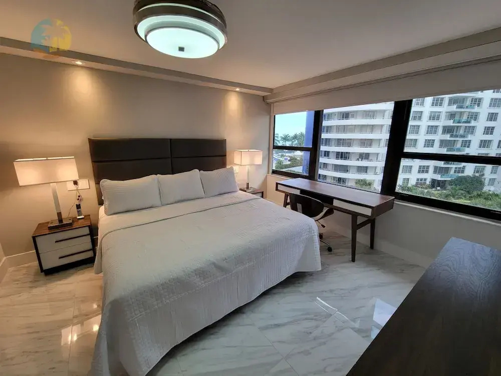 Alexander 611 3 Bedroom Apts by RedAwning