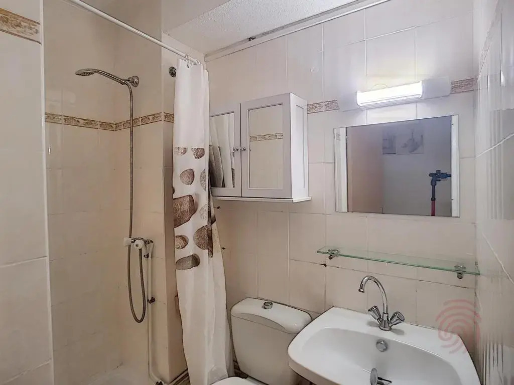 Appartement Lamalou-les-Bains, 1 pièce, 2 personnes - FR-1-451-125