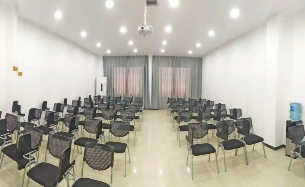Jinyu Business Hotel (Yanjing Institute of Technology Branch)