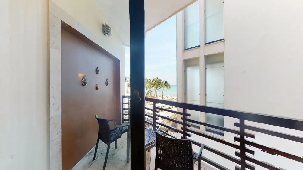 Aldea Thai 221 By Lockey