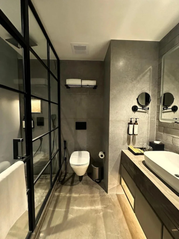 Akino Luxury