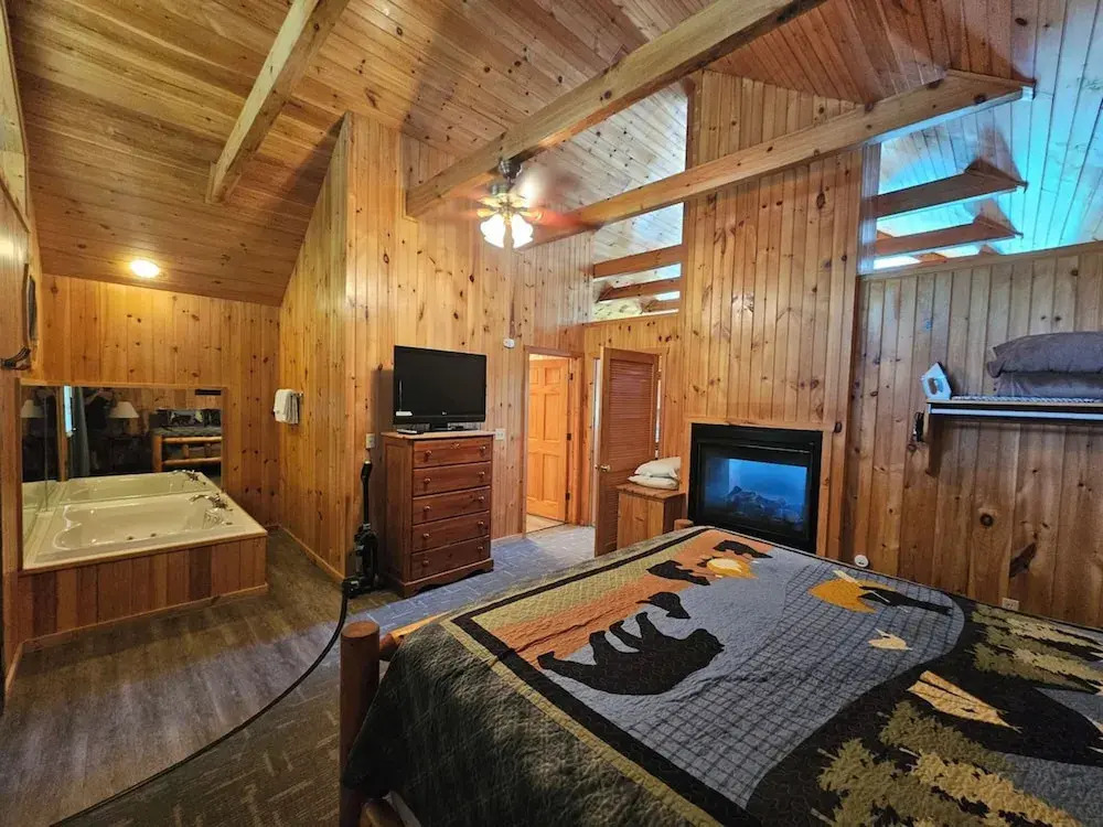 Urban Escape - 1BR King Cabin