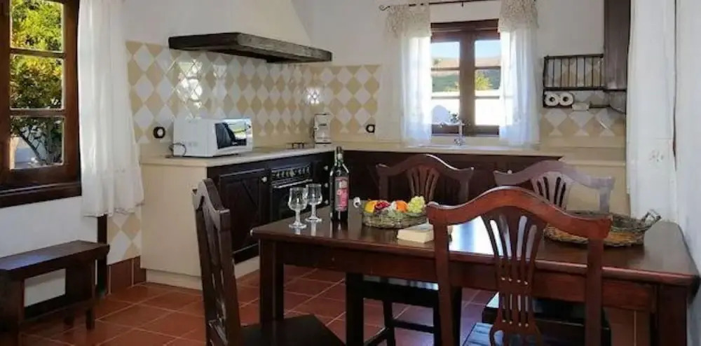 Villa - 2 Bedrooms with Pool and WiFi - 106085