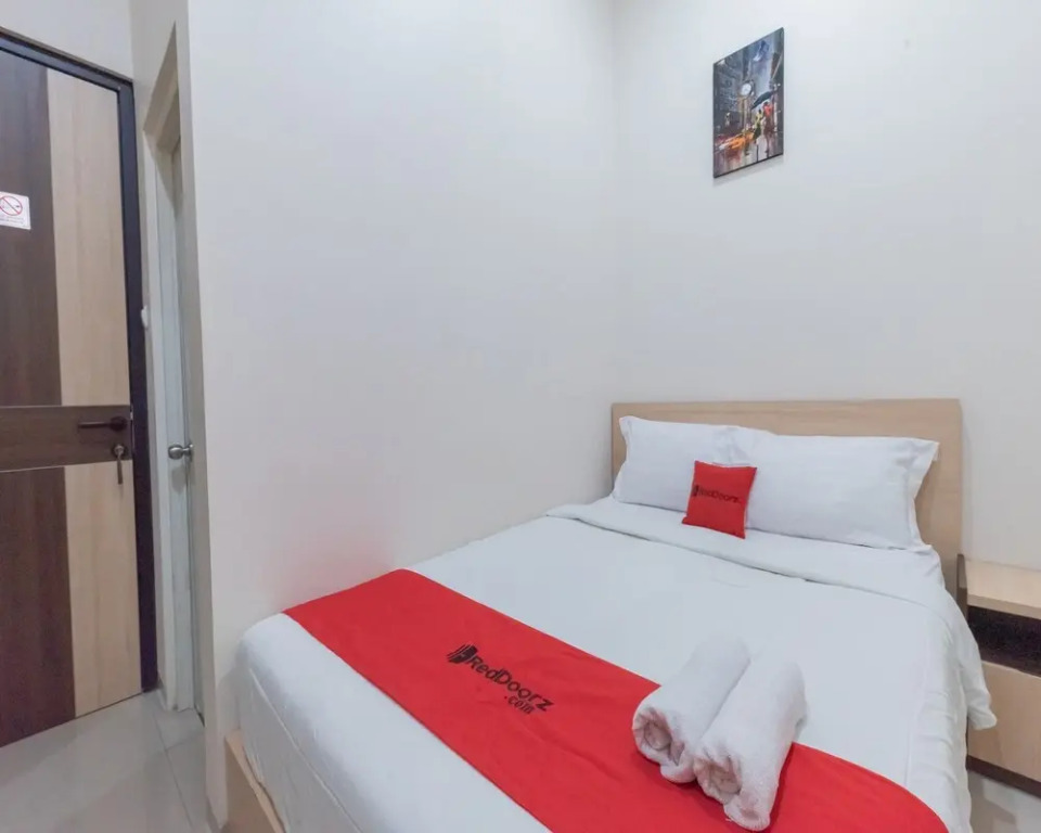 RedDoorz near CSB Mall Cirebon