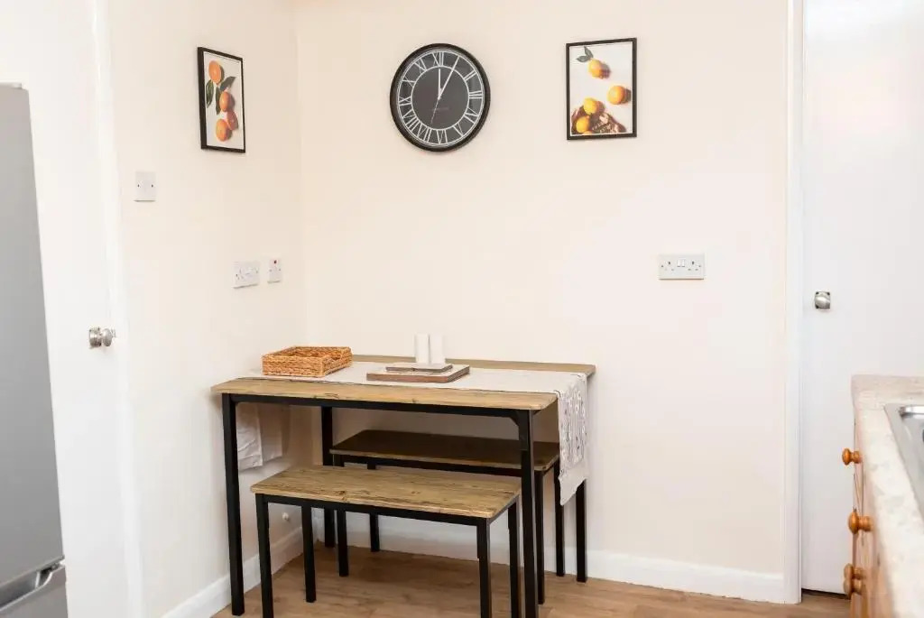 Adrian House, Near Hospital, Easy Parking + Garden