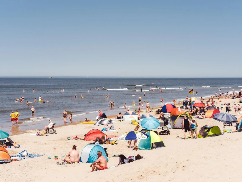 Luxurious, 2 Bathroom Holiday Home, 1,5 km From the Beach