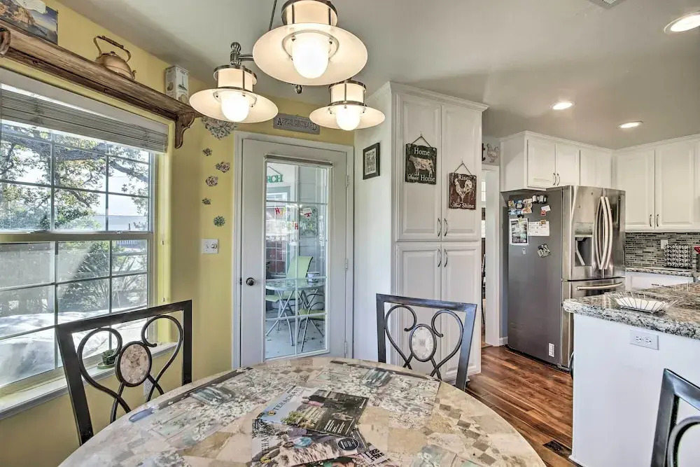 Welcoming Tehachapi Home w/ Deck & Grill!