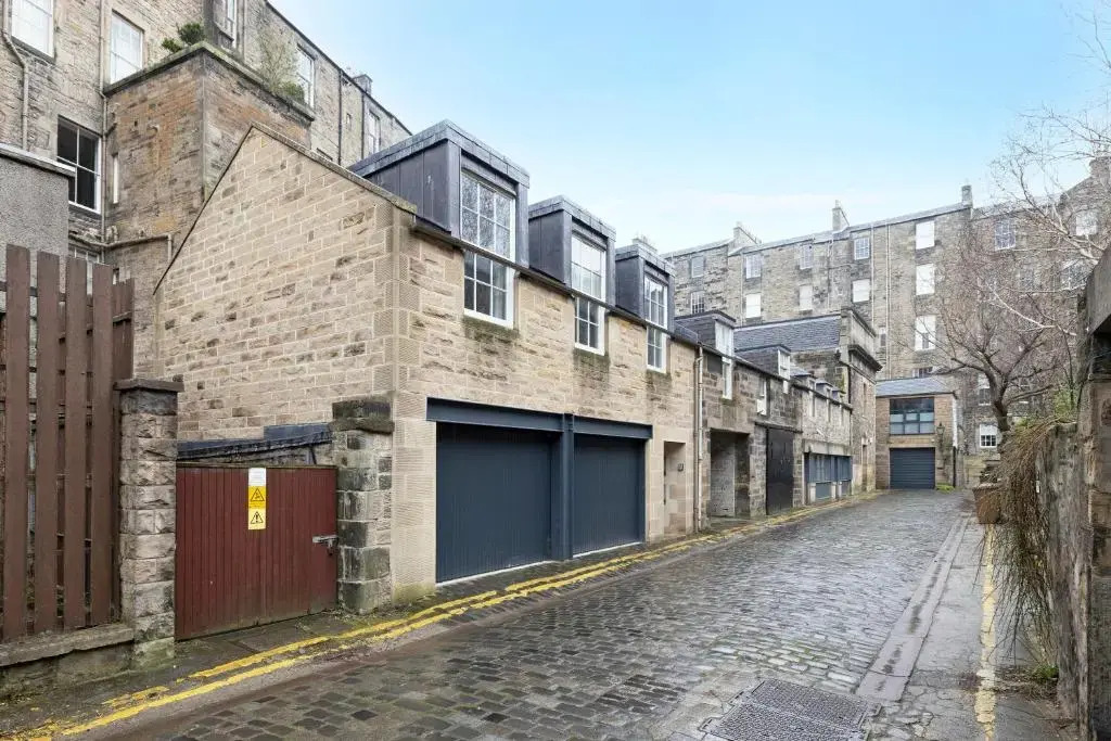 ALTIDO Contemporary and Vibrant 1BR flat near Princes Street
