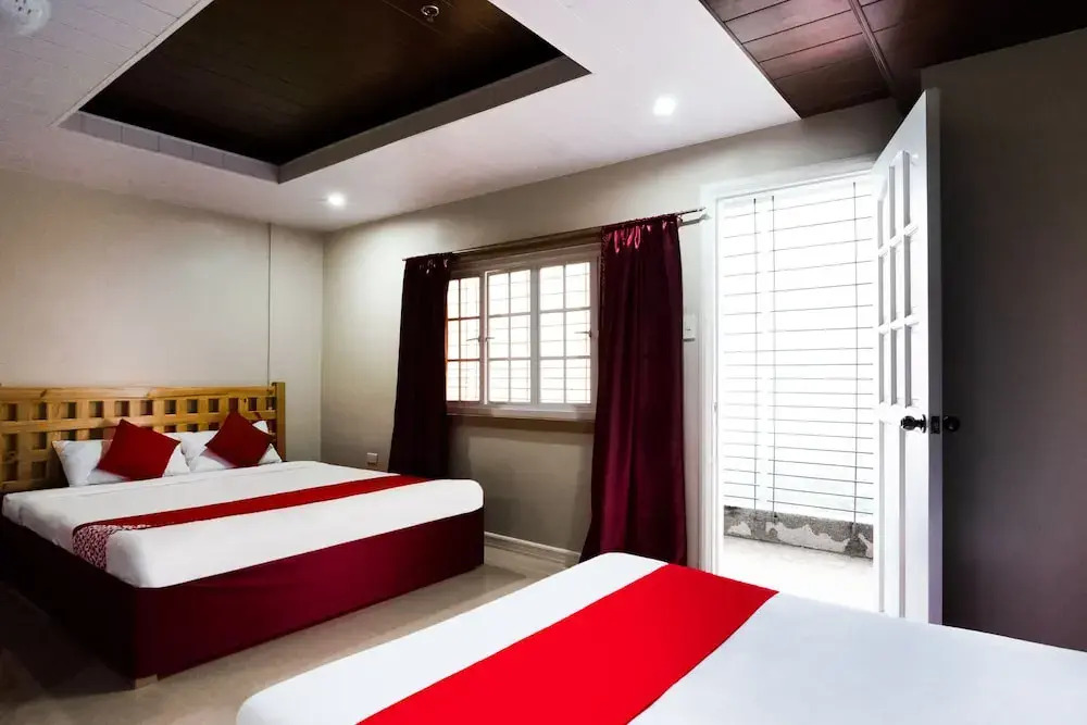OYO 240 Country Artist Hotel
