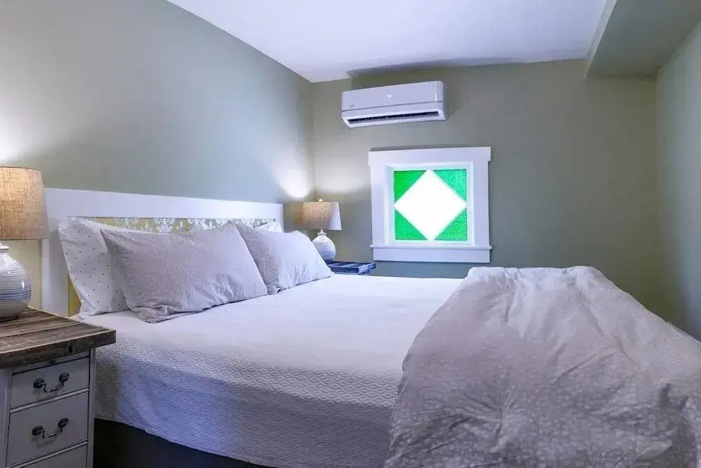 Pioneer House - North Suite