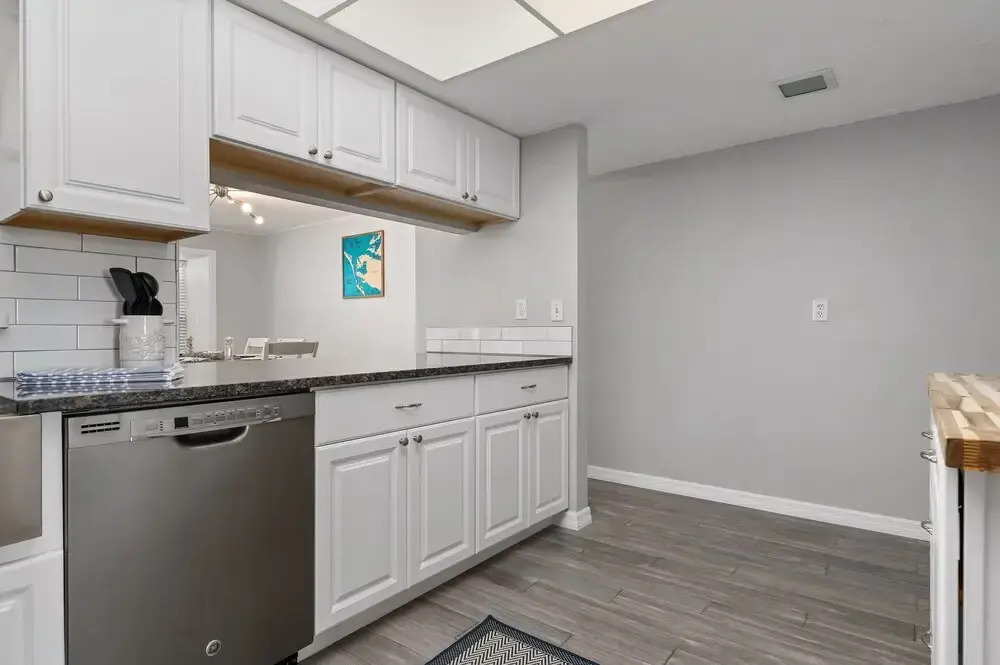 3 Bedroom Pool Home Less Than 5 Miles to Beaches 3 Home by Redawning