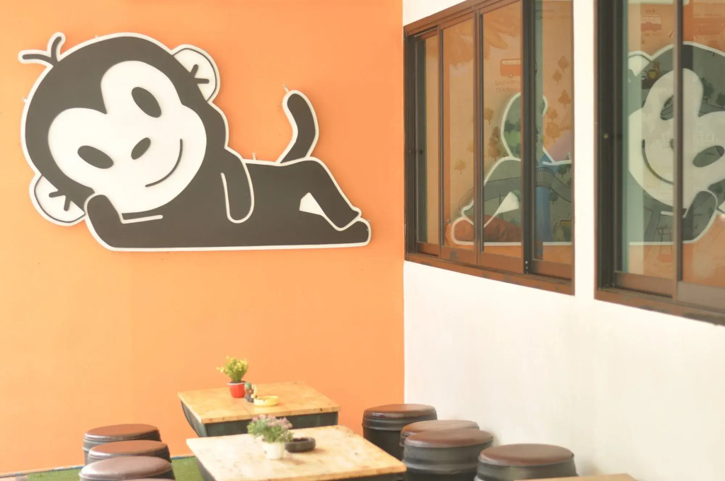 MonkeyNap Hostel
