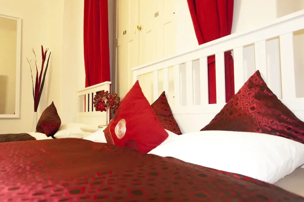 Cherry Charm Apartment